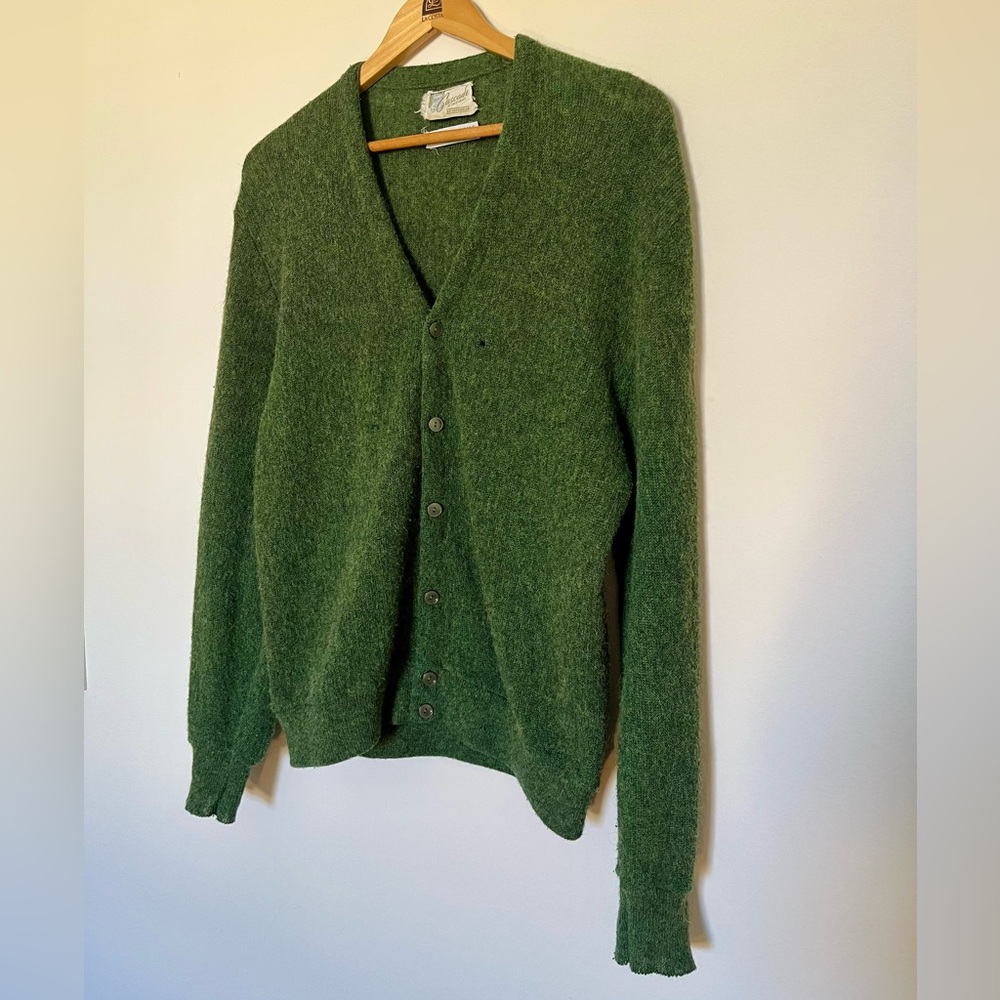 Vintage Classic Green Men's Cardigan Sweater